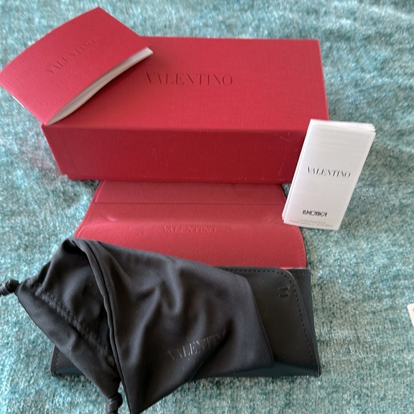 VALENTINO SUNGLASSES - VALENTINO Tortoise Shell Sunglasses with Black Case etc. - Picture 11 of 14